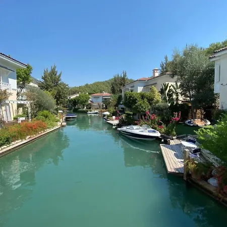 Villa Sea Canal Townhouse