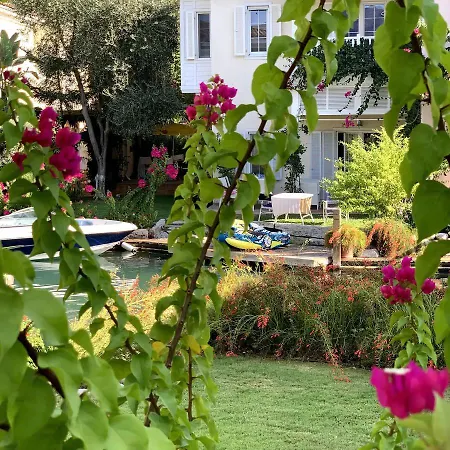 Sea Canal Townhouse ヴィラ ギョジェク