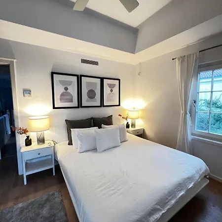 Sea Canal Townhouse ギョジェク