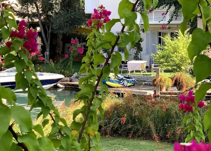 Sea Canal Townhouse Вилла Гёчек